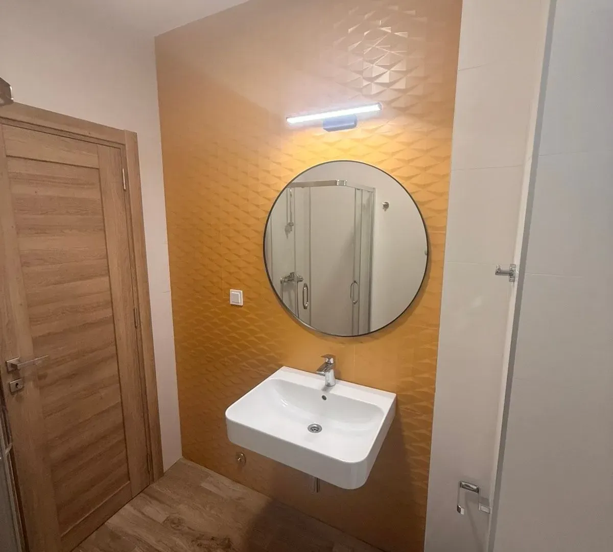 Izdavanje, dvosoban stan, 60m², Mažina, Tivat