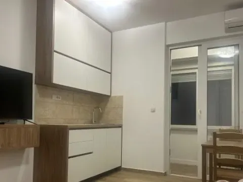 Izdavanje, dvosoban stan, 68m², Centar, Podgorica - image 8