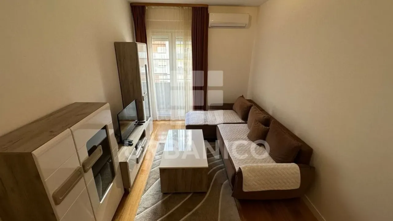 Izdavanje, jednosoban stan, 42m², Central Point, Podgorica