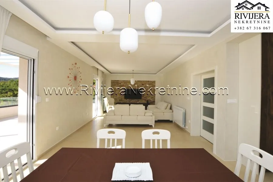 Prodaja, kuća, 220m², Zelenika, Herceg Novi