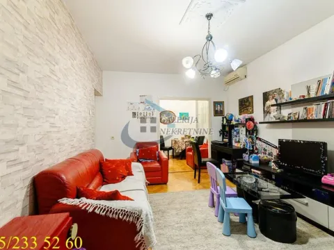 Prodaja, trosoban stan, 72m², Karaburma, Palilula Sve Podlokacije - image 2