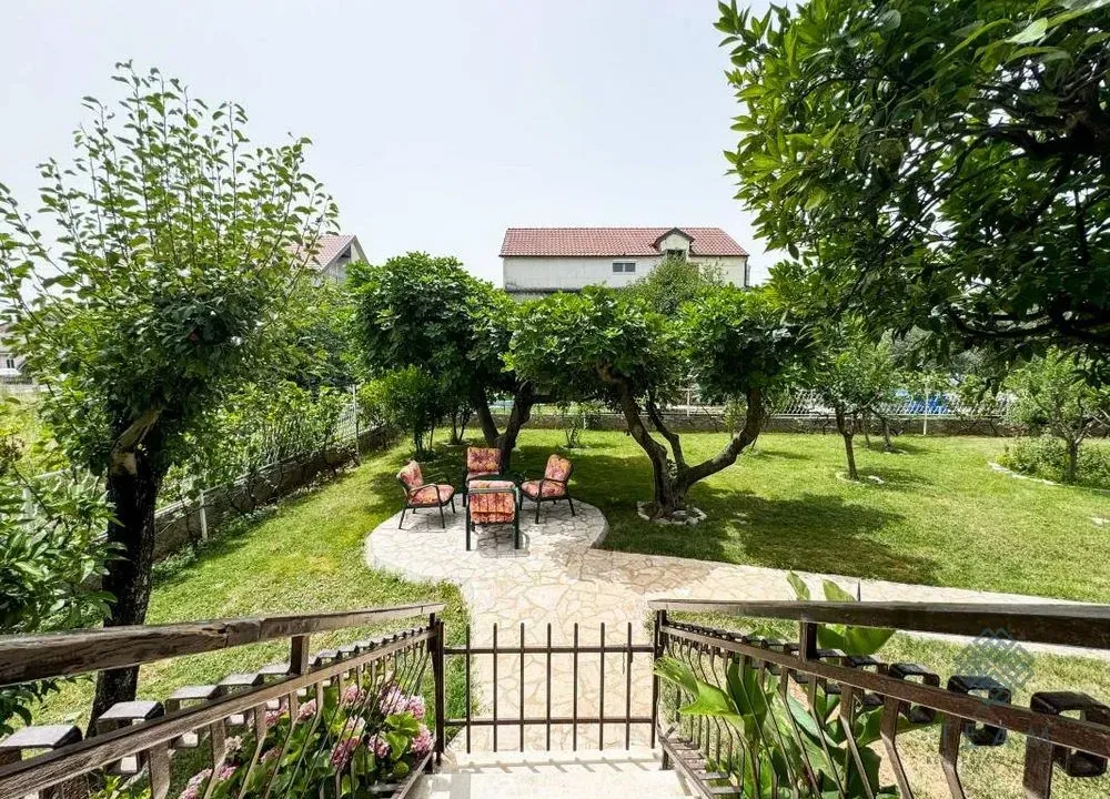 Prodaja, kuća, 210m², Masline, Podgorica