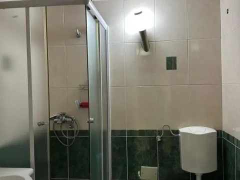 Izdavanje, trosoban stan, 70m², Čair, Niš - image 8