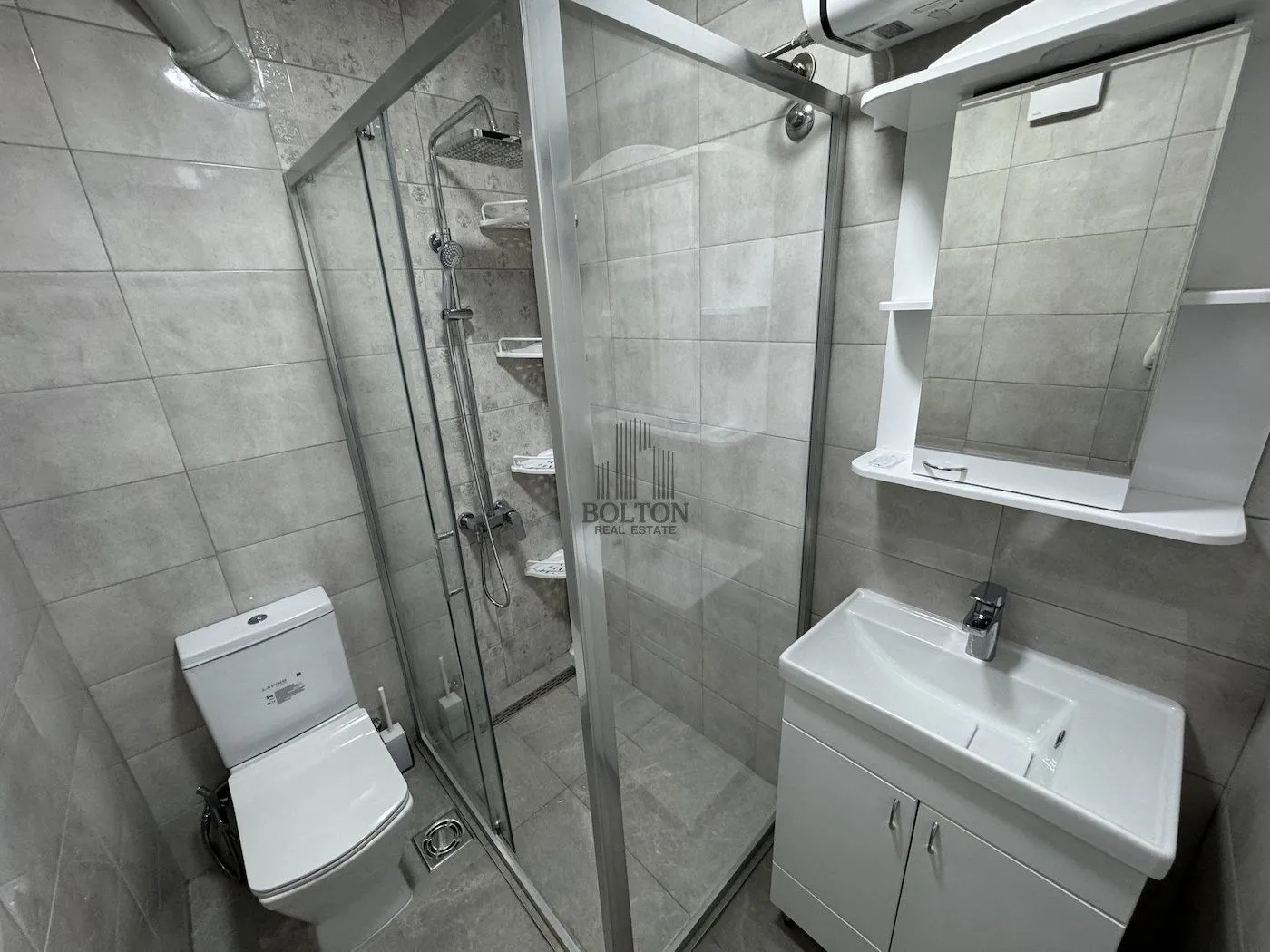Izdavanje, dvosoban stan, 49m², Vračar, Šid