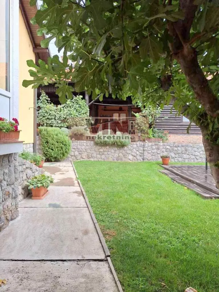 Sale, house, 500m², Jajinci, Voždovac Sve Podlokacije