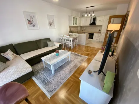 Izdavanje, dvosoban stan, 60m², Tivat, Crna Gora - image 7