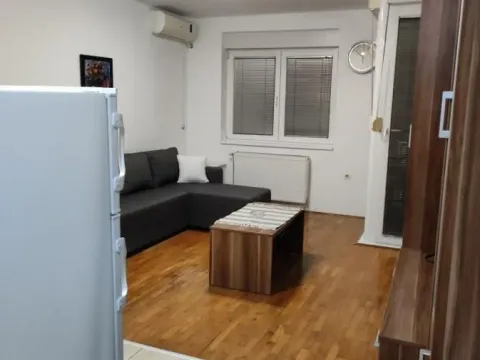 Izdavanje, garsonjera, 26m², Grbavica, Novi Sad Sve Podlokacije - image 2