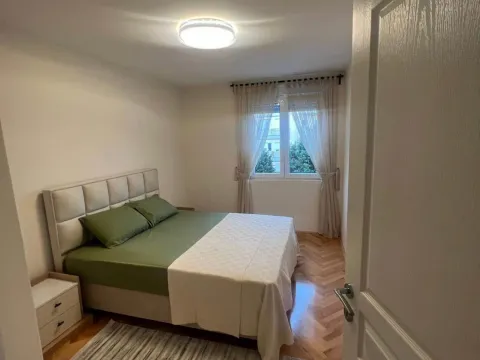 Izdavanje, jednosoban stan, 45m², Dalmatinska ulica, Podgorica - image 4
