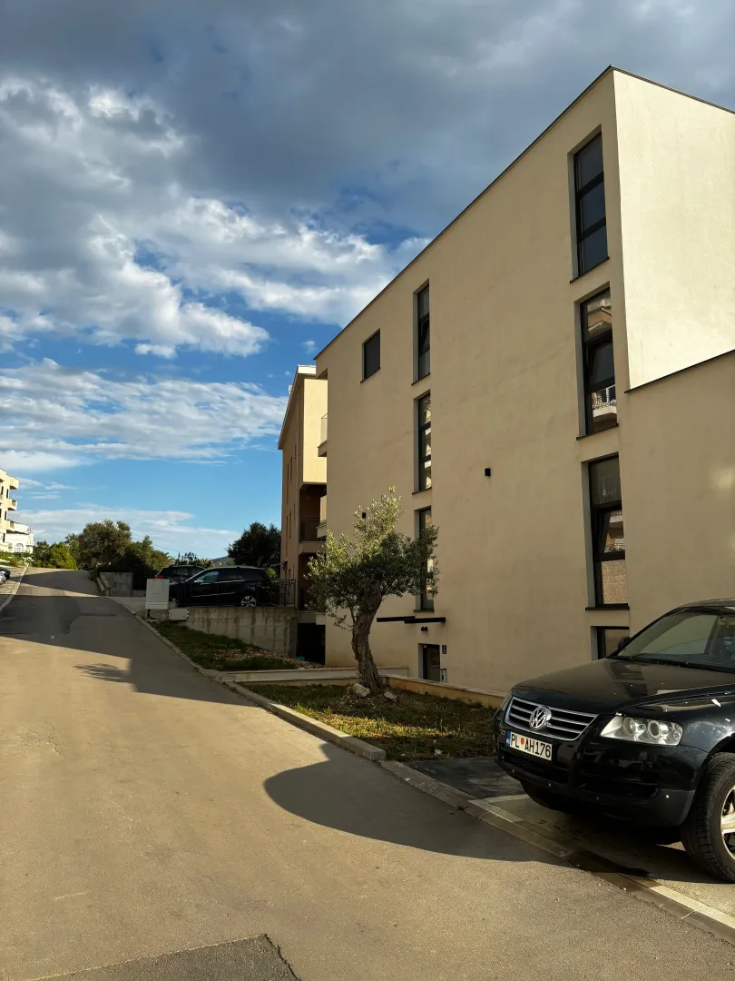 Izdavanje, jednosoban stan, 43m², Kumbor, Herceg Novi