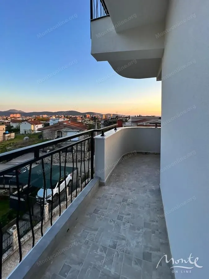 Sale, two bedroom apartment, 177m², Šušanj, Bar