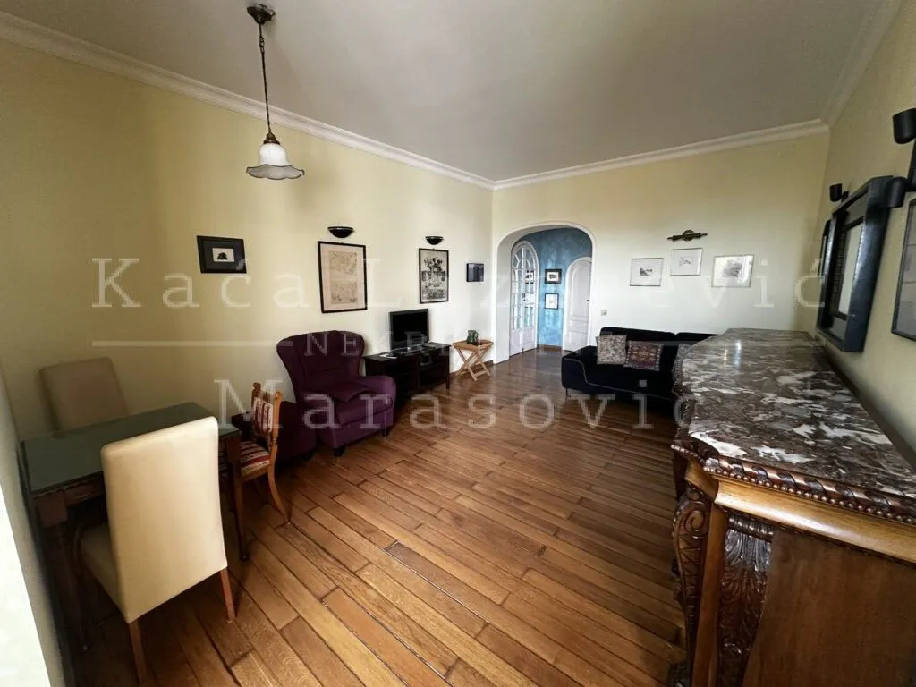 Izdavanje, dvosoban stan, 71m², Savski Venac, Beograd