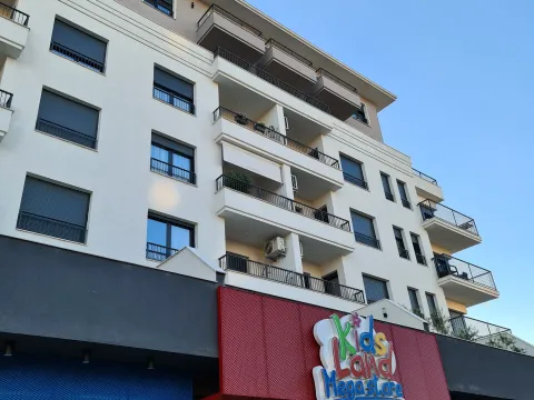 Izdavanje, dvosoban stan, 45m², Pobrežje, Podgorica - image 5