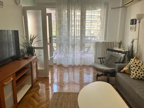 Izdavanje, trosoban stan, 66m², Kalenić Pijaca, Vračar Sve Podlokacije - image 3