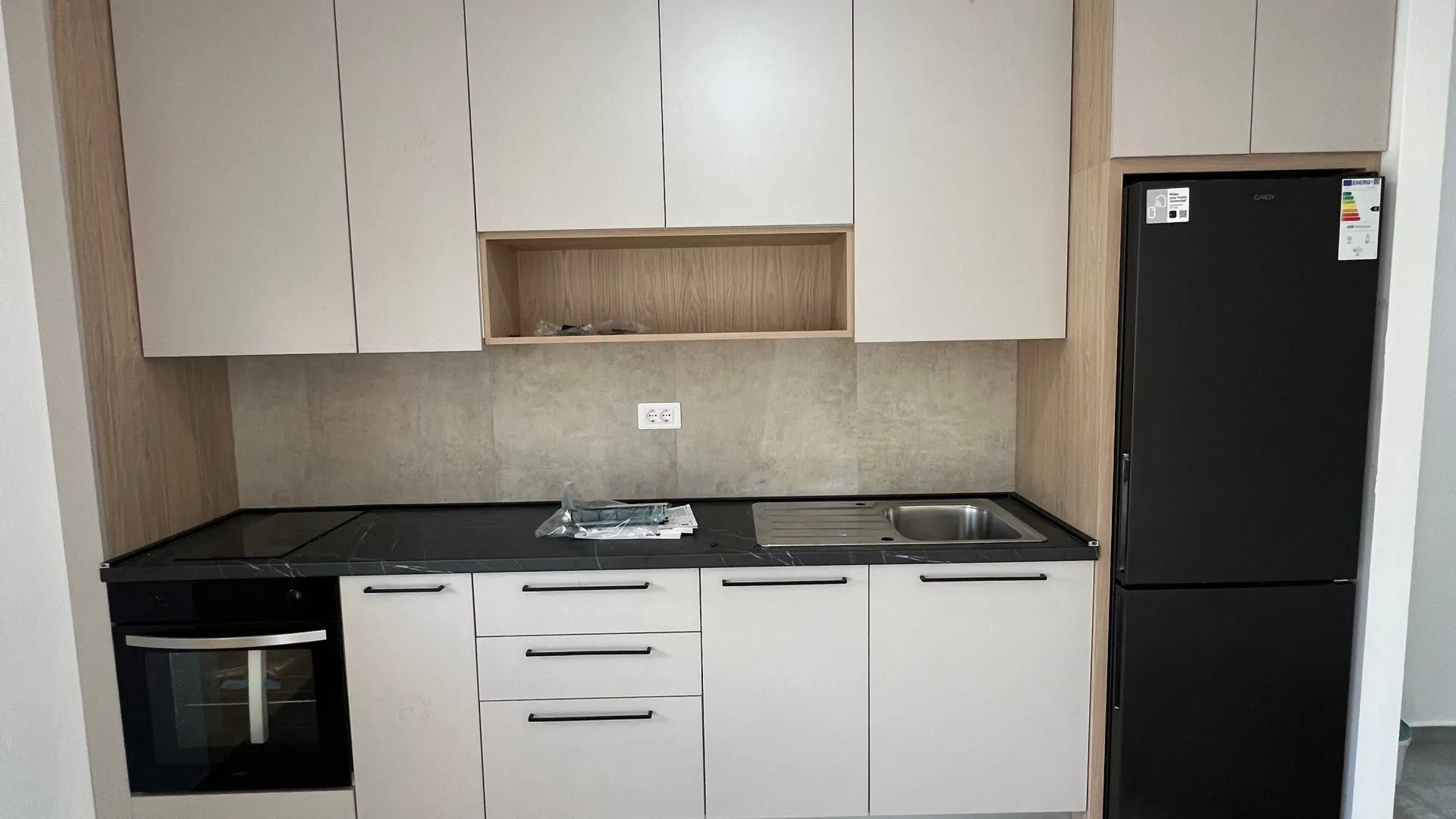 Izdavanje, dvosoban stan, 70m², Šušanj, Bar