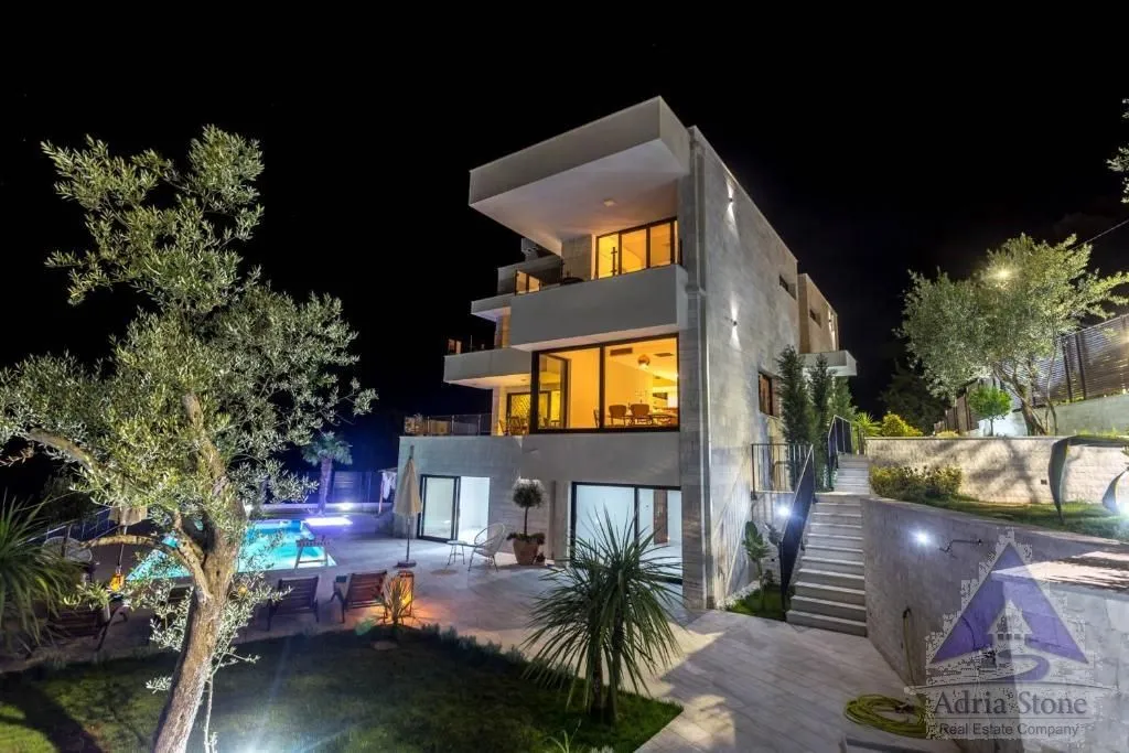Prodaja, kuća, 420m², Đenovići, Herceg Novi