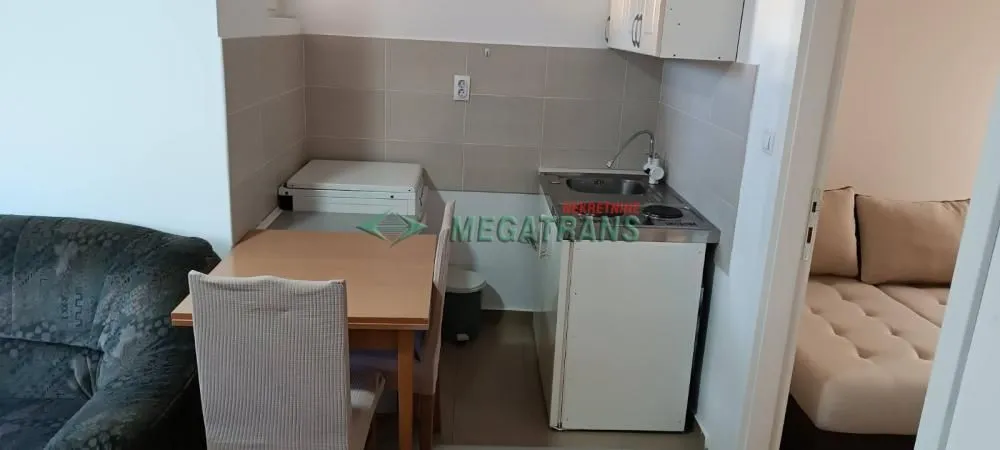 Izdavanje, jednosoban stan, 30m², Adamovićevo Naselje, Novi Sad Sve Podlokacije