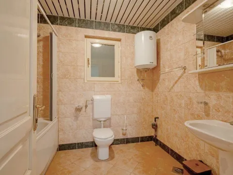 Sale, four bedroom apartment, 131m², Sveti Stefan, Budva - image 13