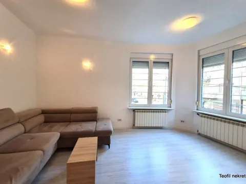 Izdavanje, dvosoban stan, 64m², Slavija, Vračar Sve Podlokacije - image 2