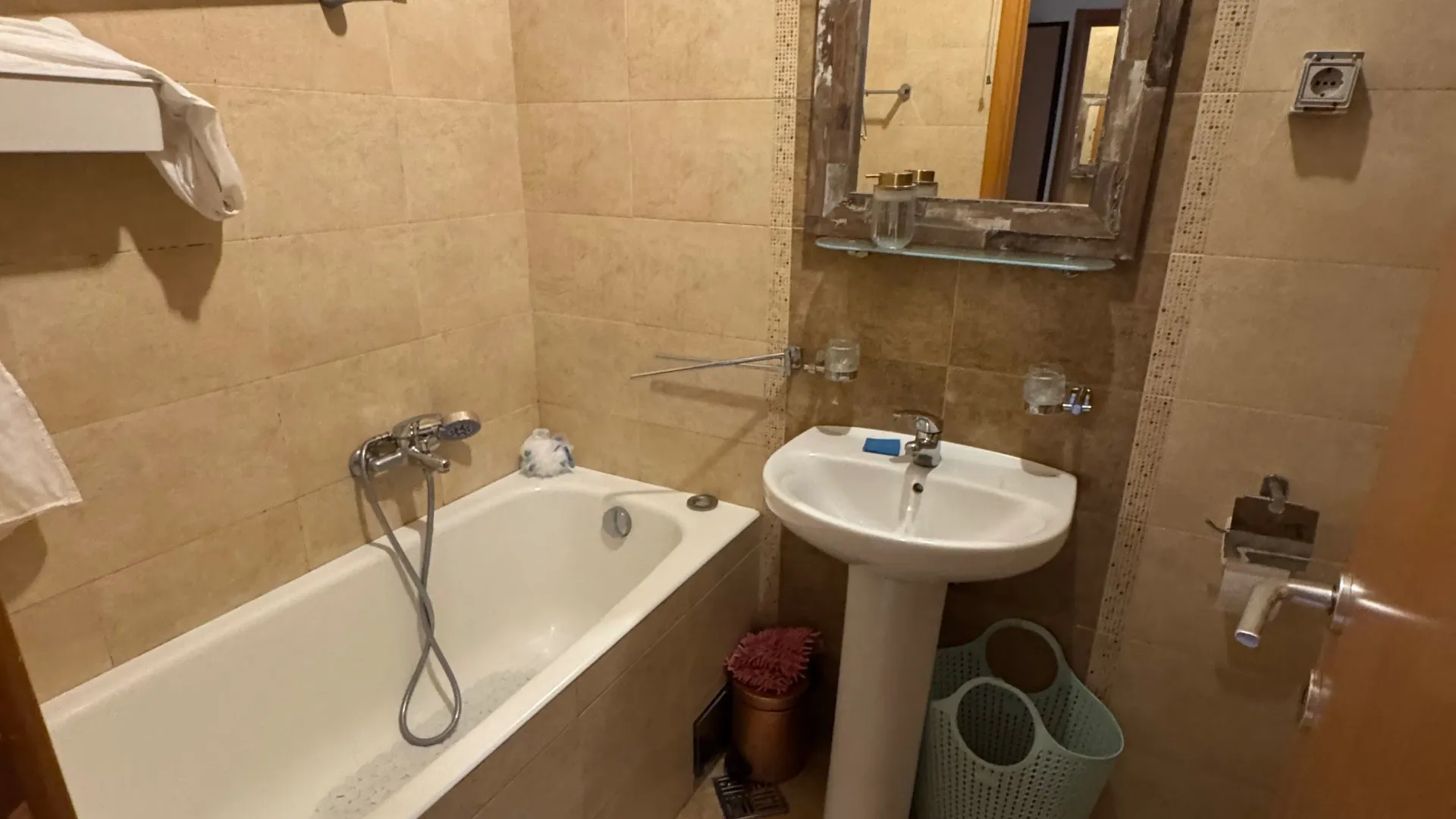 Rent, one bedroom apartment, 40m², Stari Aerodrom, Podgorica