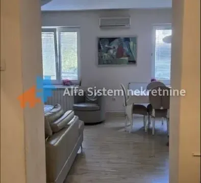 Izdavanje, trosoban stan, 70m², Kalenić Pijaca, Vračar Sve Podlokacije - image 5