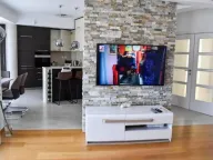 Rent, two bedroom apartment, 84m², Kotor, Crna Gora - image 15