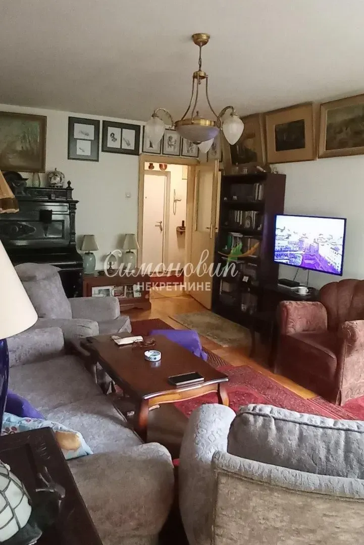 Prodaja, dvosoban stan, 61m², Zemun Centar, Zemun Sve Podlokacije