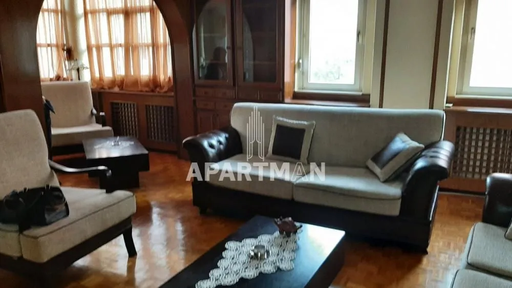 Izdavanje, četvorosoban stan, 102m², Vračar Centar, Vračar Sve Podlokacije