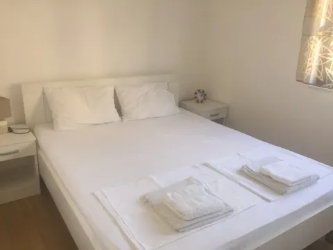 Daily-rent, three bedroom apartment, 55m², Centar, Budva - image 8