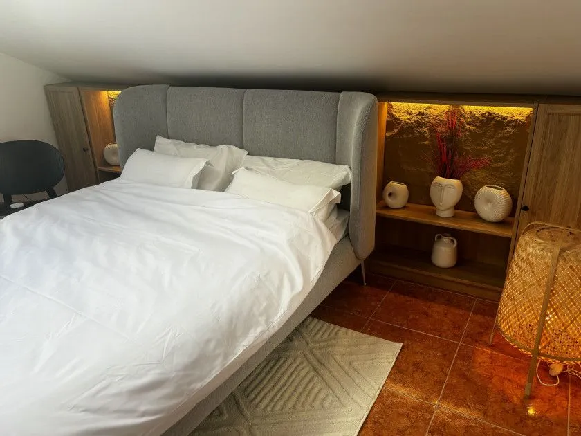 Prodaja, dvosoban stan, 90m², Dobrota, Kotor