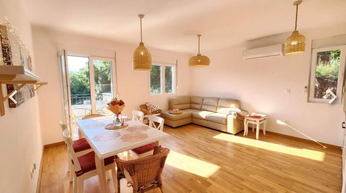 Rent, two bedroom apartment, 65m², Centar, Budva
