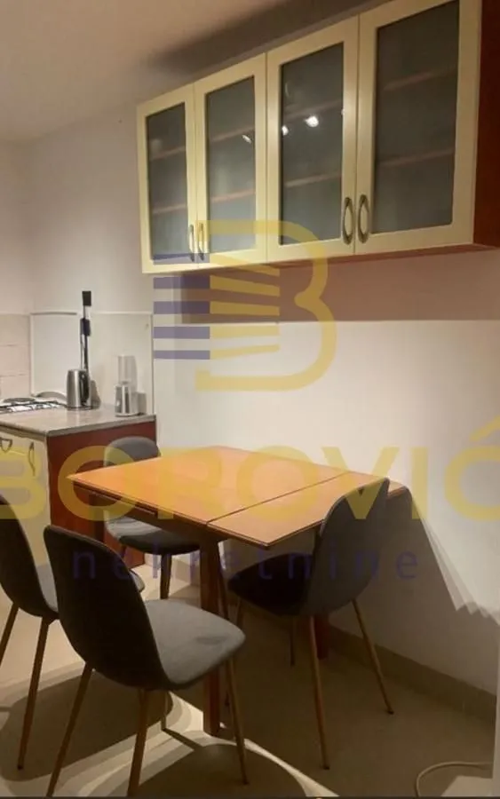Sale, three bedroom apartment, 68m², Stari Grad, Beograd