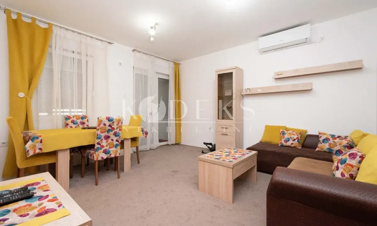 Izdavanje, dvosoban stan, 63m², Blok 9, Podgorica