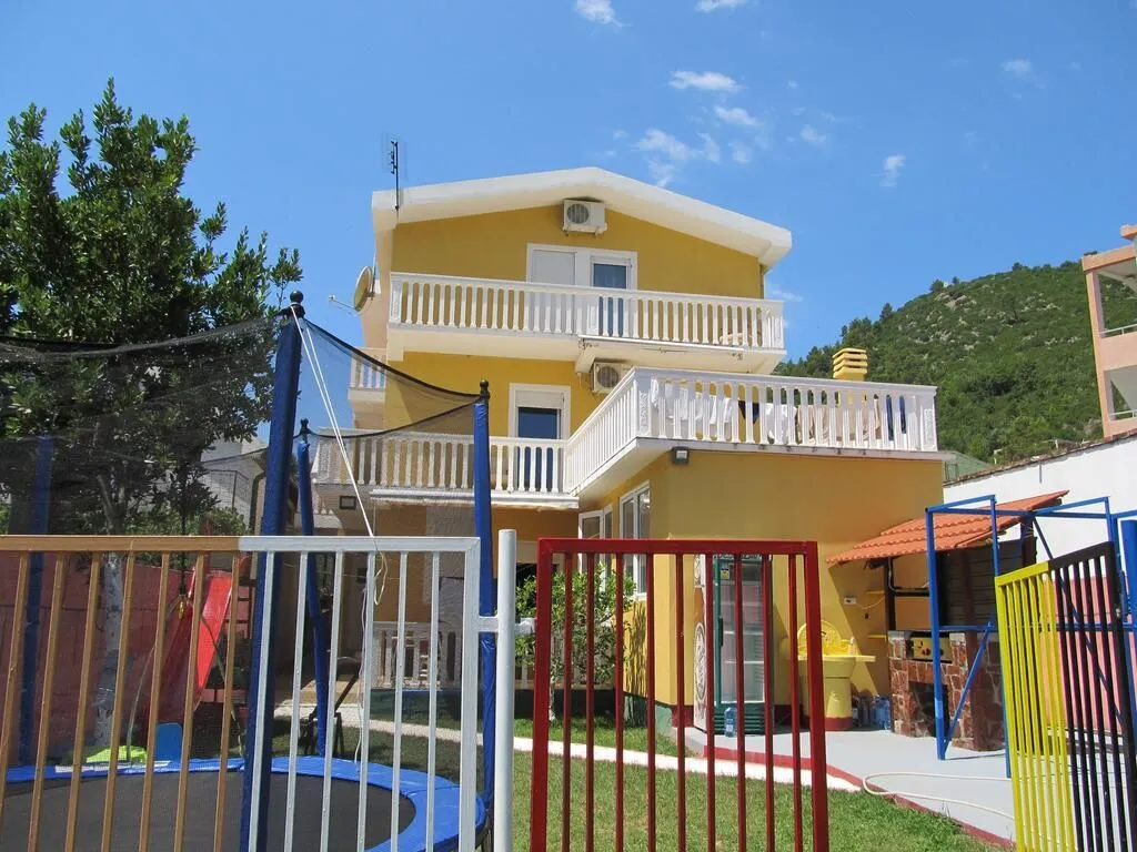 Sale, house, 220m², Sutomore, Bar