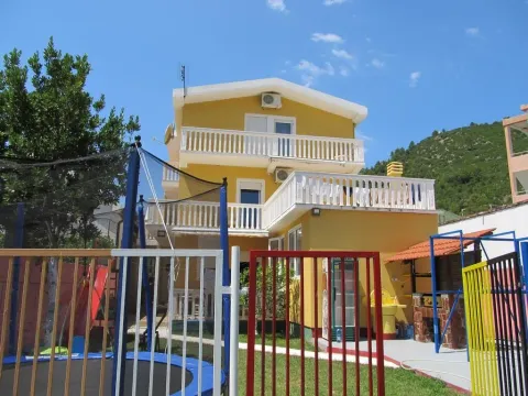 Sale, house, 220m², Sutomore, Bar - image 1