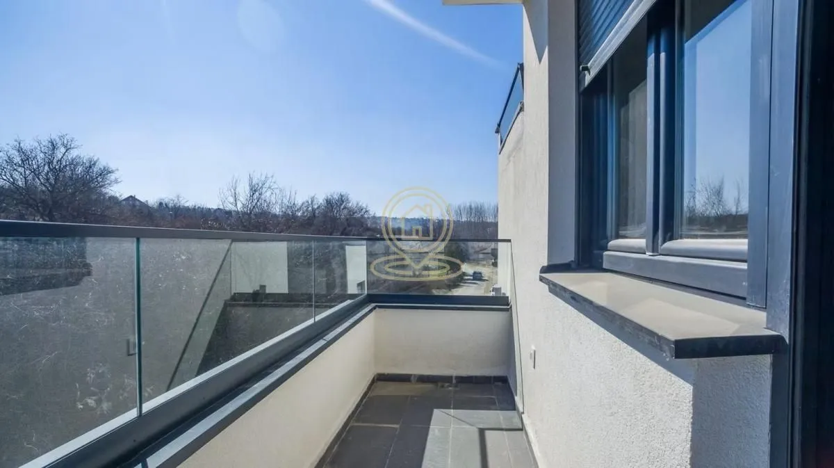 Prodaja, četvorosoban stan, 78m², Sremska Kamenica, Petrovaradin