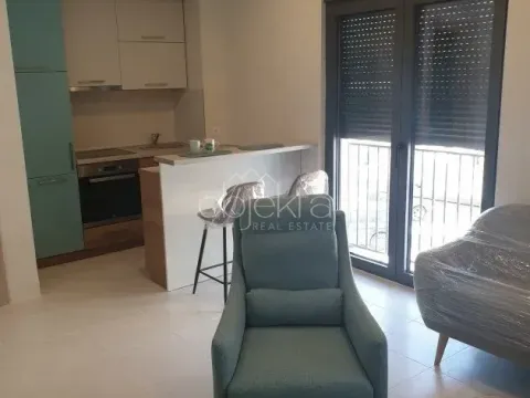 Izdavanje, stan, 40m², Tivat, Crna Gora - image 2