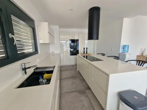 Rent, house, 410m², Tivat, Crna Gora - image 21