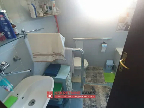 Prodaja, dvosoban stan, 64m², Centar, Bar - image 10