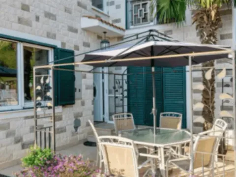 Izdavanje, kuća, 450m², Bečići, Budva - image 10