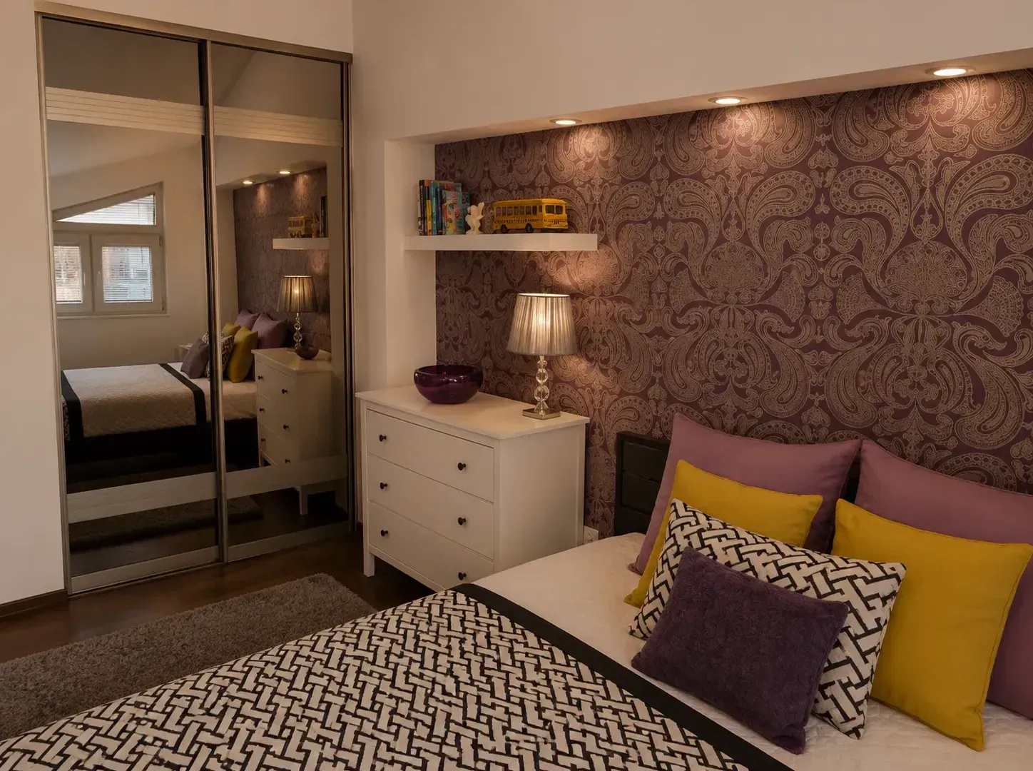 Izdavanje, dvosoban stan, 82m², Drač, Podgorica