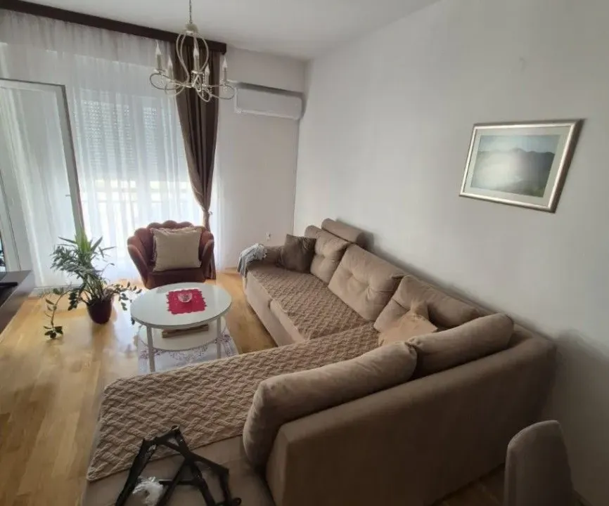 Izdavanje, dvosoban stan, 70m², Ljubović, Podgorica