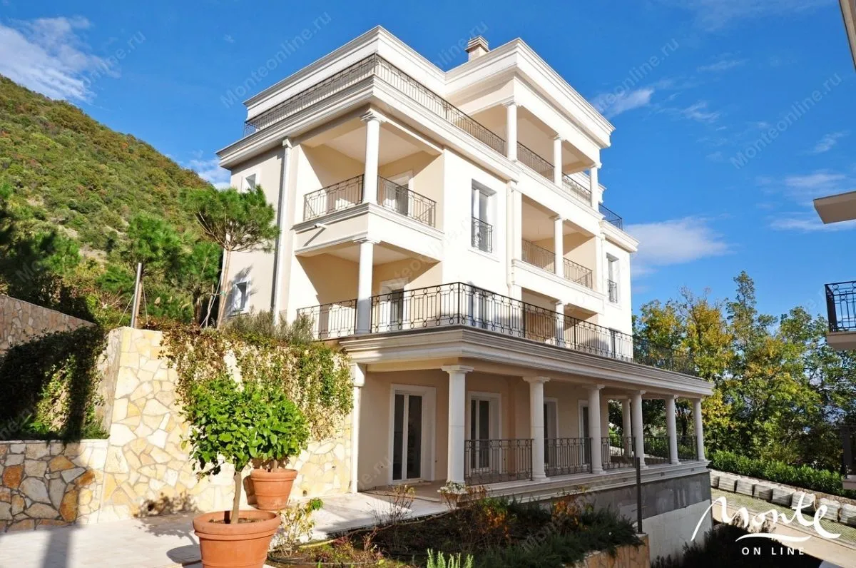 Prodaja, trosoban stan, 133m², Herceg Novi, Crna Gora