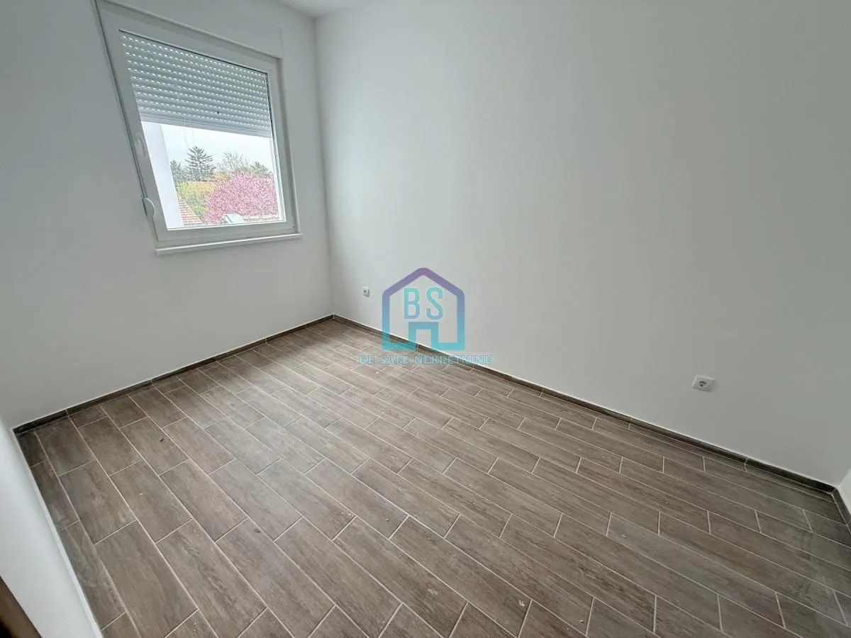 Prodaja, četvorosoban stan, 104m², Vidovdansko naselje, Novi Sad Sve Podlokacije