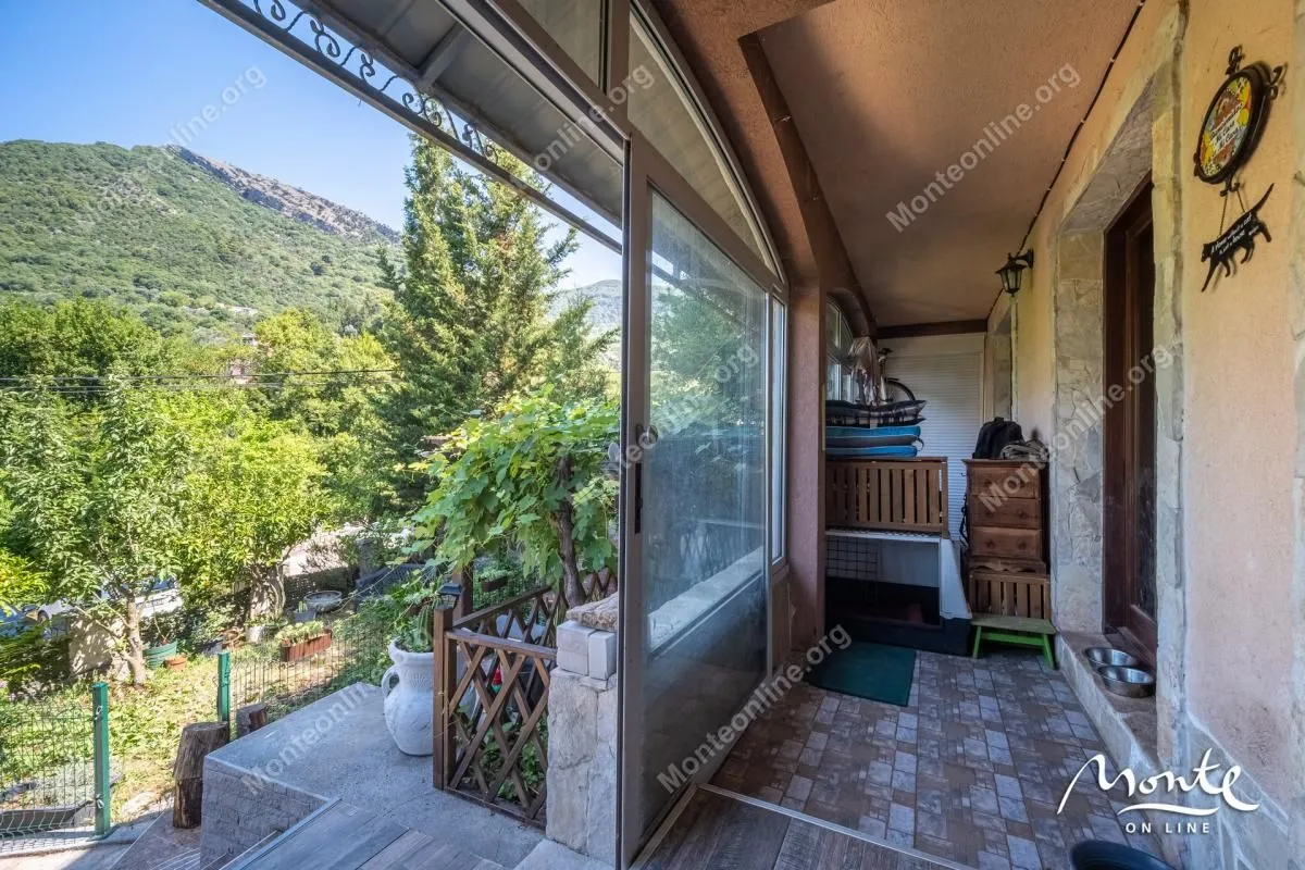 Prodaja, kuća, 130m², Tivat, Crna Gora