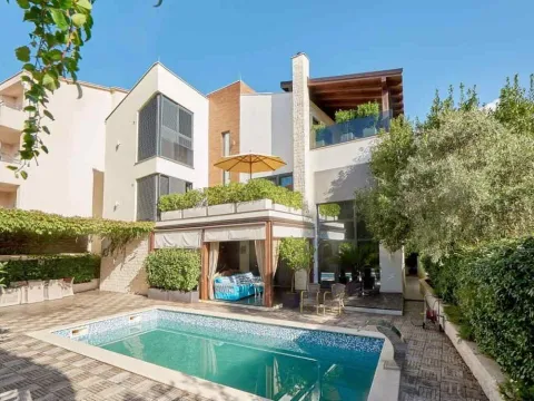 Prodaja, kuća, 292m², Podmaine, Budva - image 1