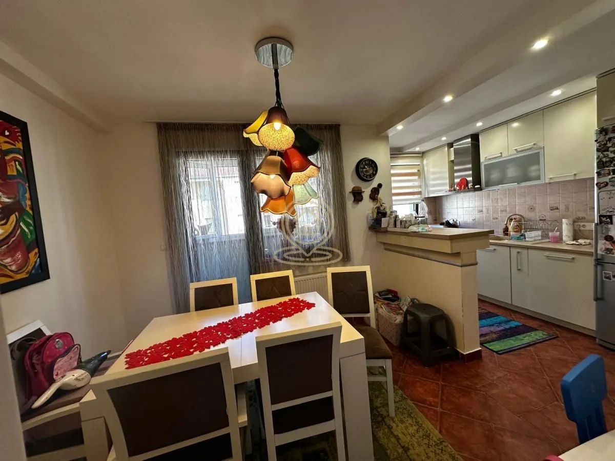 Prodaja, četvorosoban stan, 116m², Grbavica, Novi Sad Sve Podlokacije