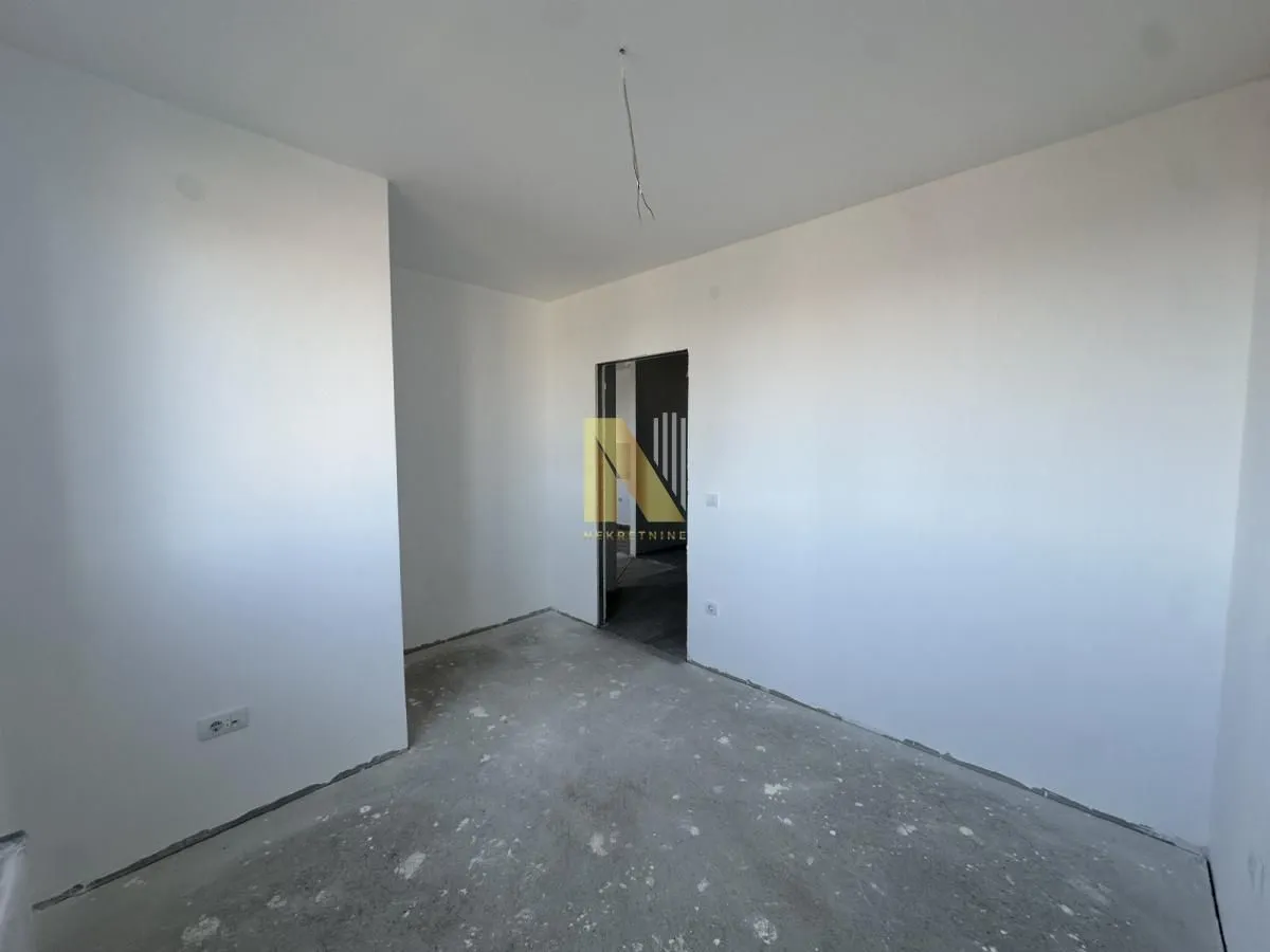 Prodaja, trosoban stan, 60m², Petrovaradin, Novi Sad