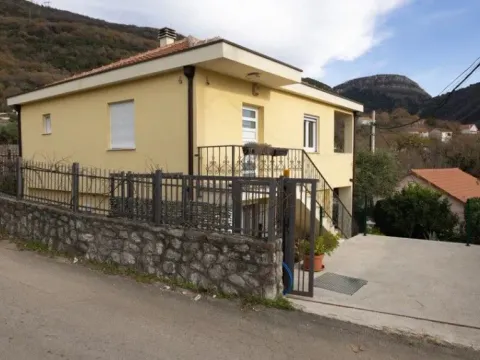 Izdavanje, kuća, 111m², Lastva Grbaljska, Kotor - image 2