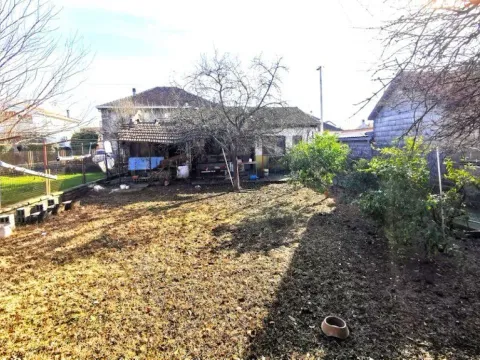 Prodaja, kuća, 98m², Tološi, Podgorica - image 9