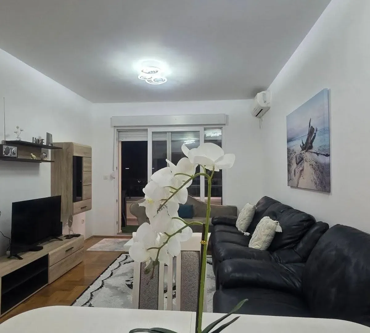 Rent, two bedroom apartment, 70m², Centar, Bar